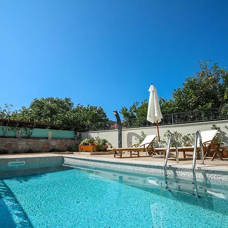 Villa Luxury Zlaja With Private Pool And Sauna *