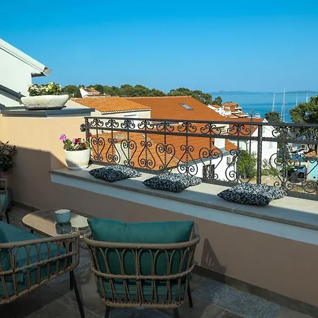 Luxury Zlaja With Private Pool And Sauna * Božava