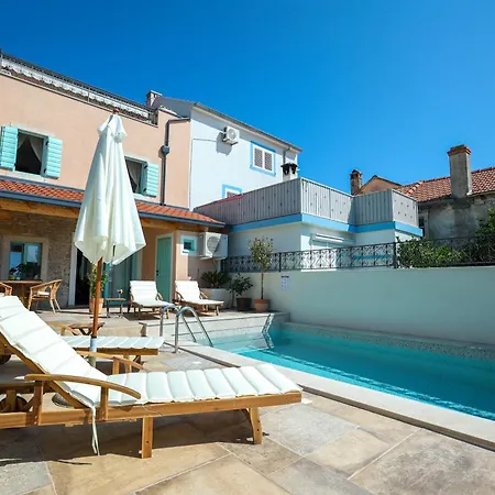 Luxury Zlaja With Private Pool And Sauna Villa *