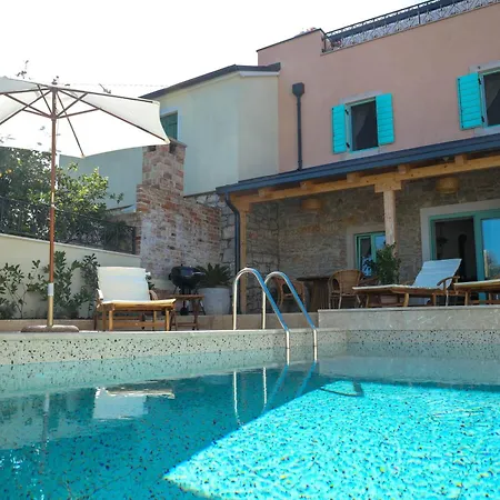 Luxury Zlaja With Private Pool And Sauna